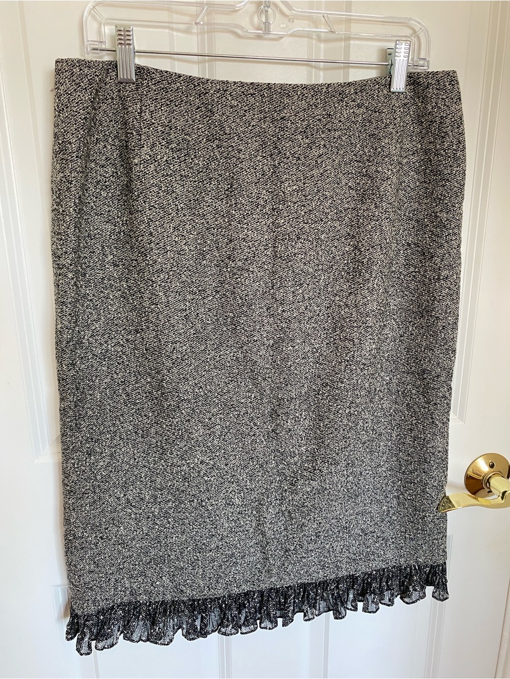 Escada Women's Gray Tweed Silk Wool Cashmere Skirt with Ruffle Hem Size 42